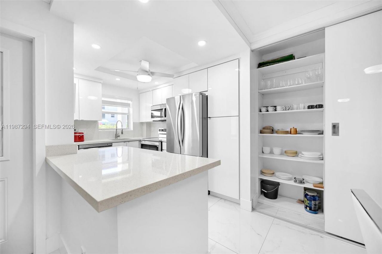 580 Egret Dr, Unit 122, Hallandale Beach, FL 33009 Photo