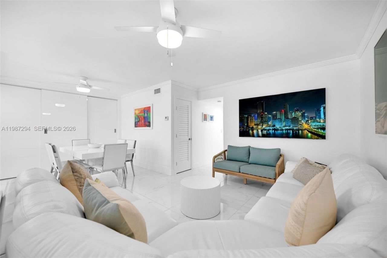 580 Egret Dr, Unit 122, Hallandale Beach, FL 33009 Photo