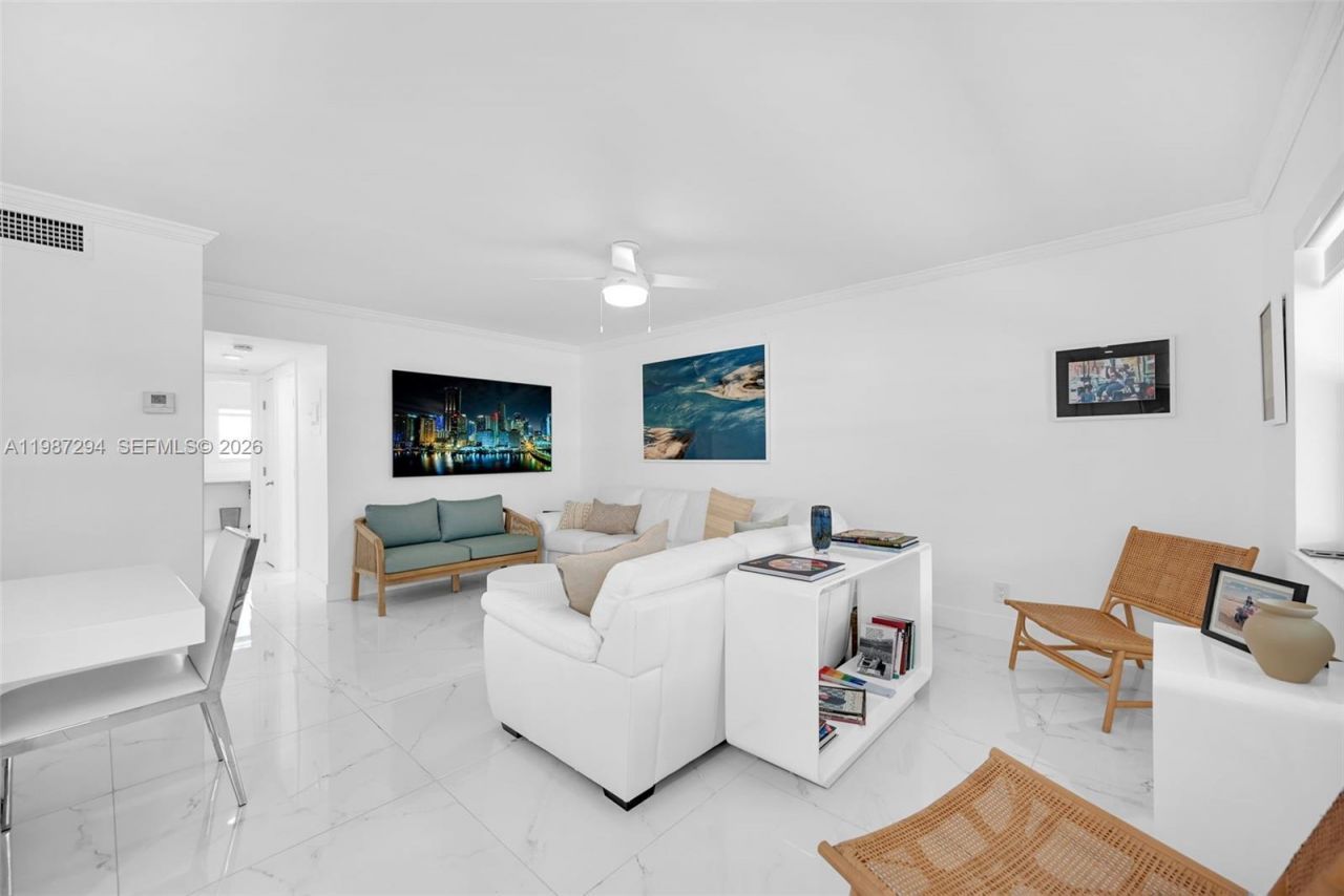 580 Egret Dr, Unit 122, Hallandale Beach, FL 33009 Photo