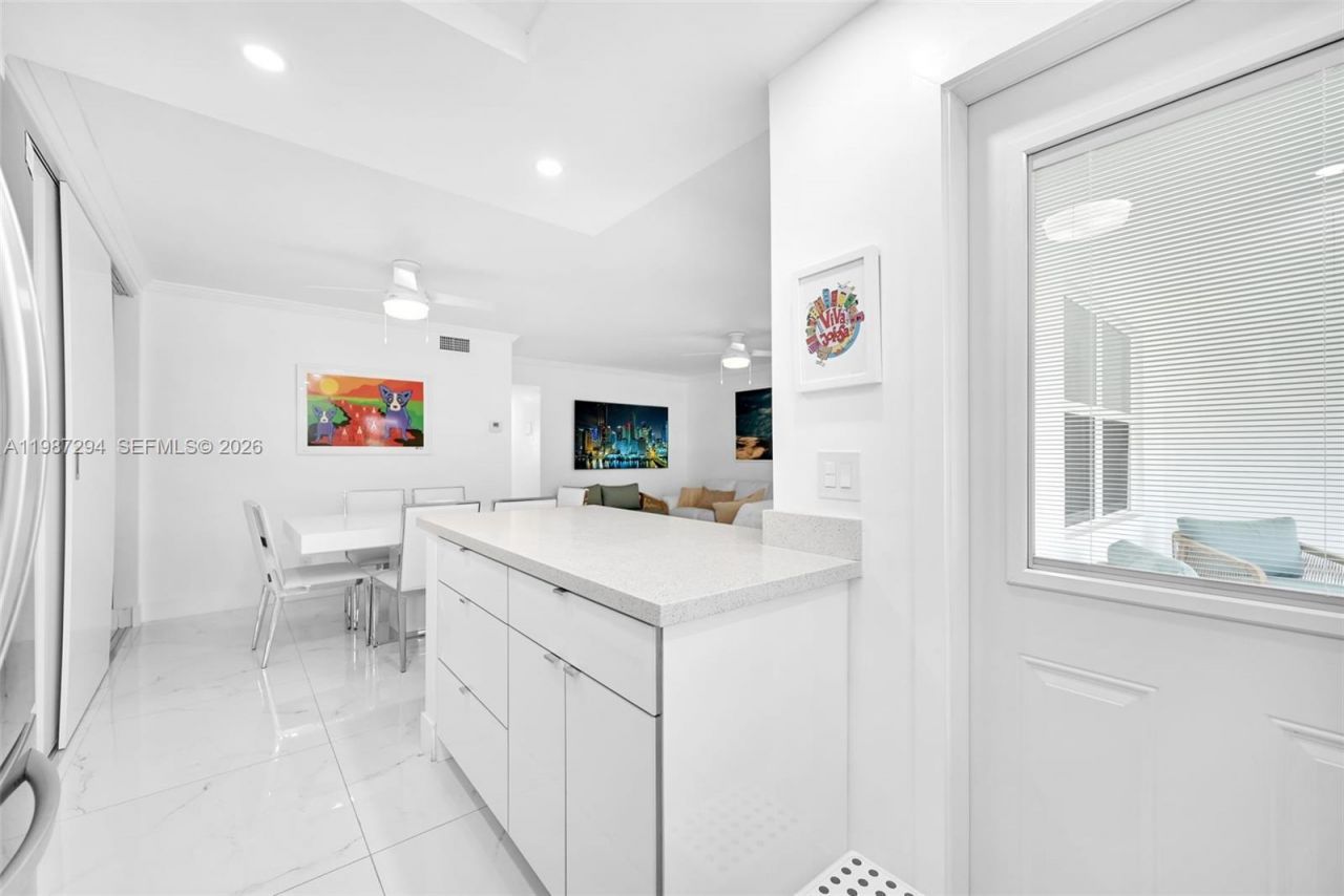 580 Egret Dr, Unit 122, Hallandale Beach, FL 33009 Photo