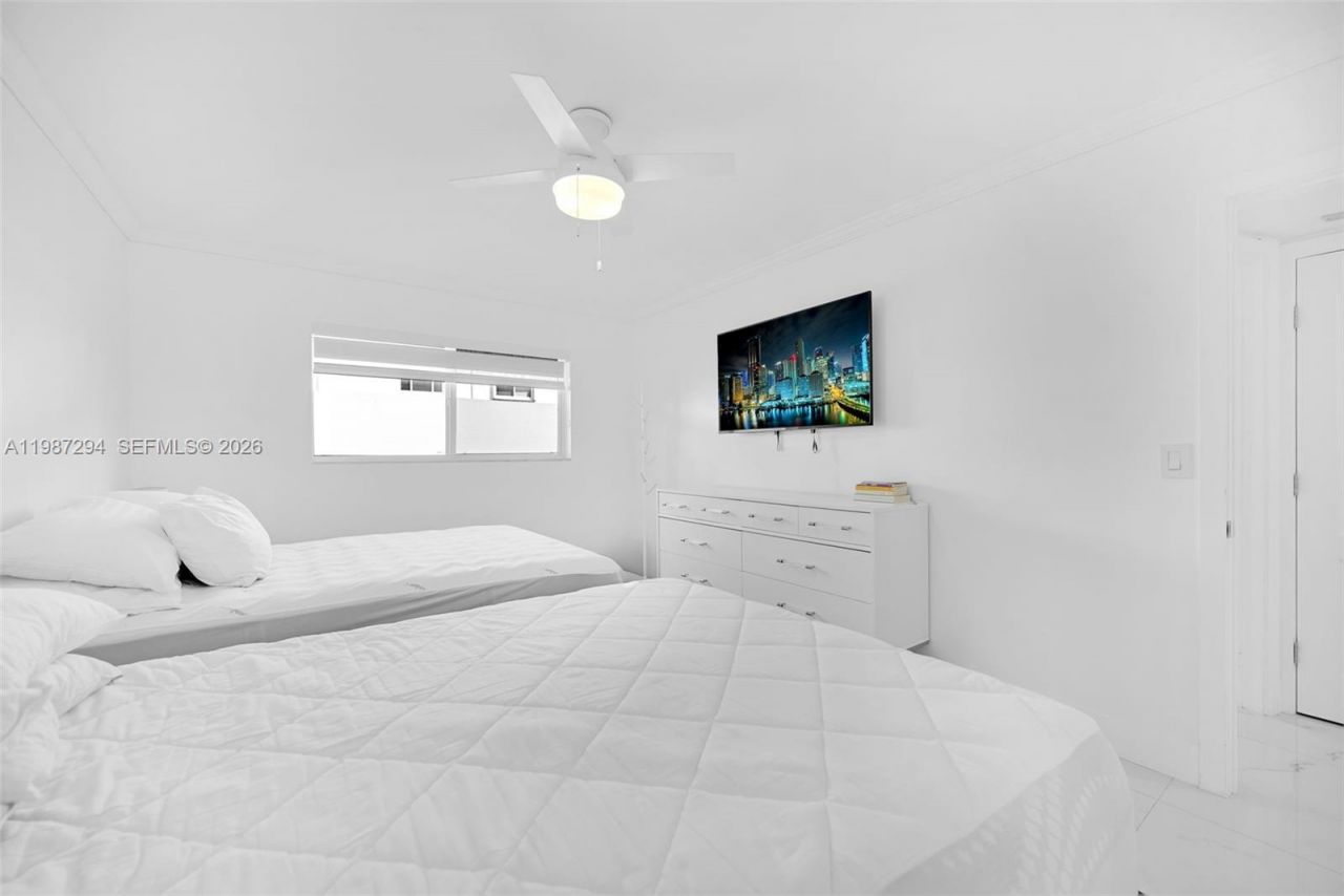 580 Egret Dr, Unit 122, Hallandale Beach, FL 33009 Photo