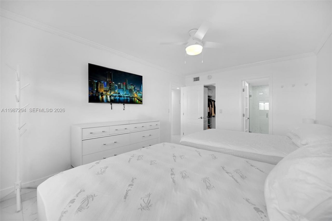 580 Egret Dr, Unit 122, Hallandale Beach, FL 33009 Photo