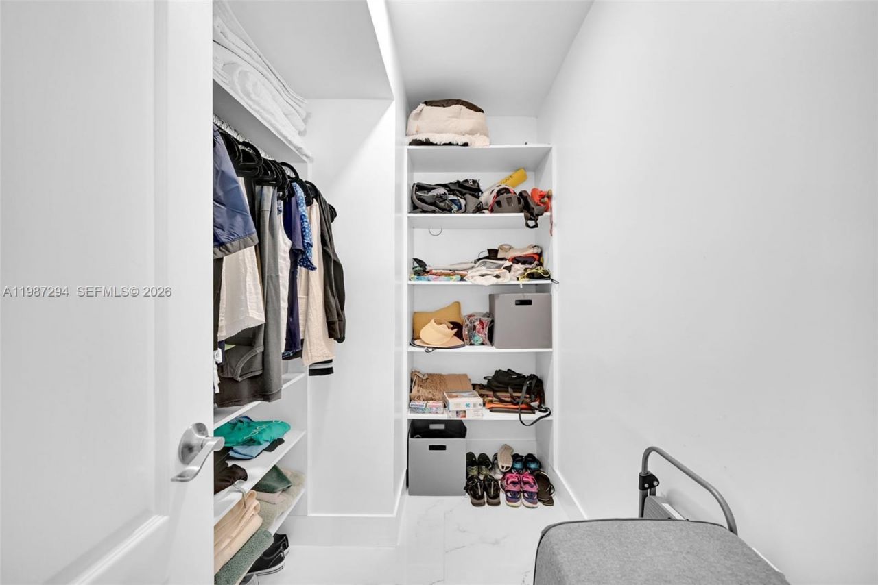 580 Egret Dr, Unit 122, Hallandale Beach, FL 33009 Photo