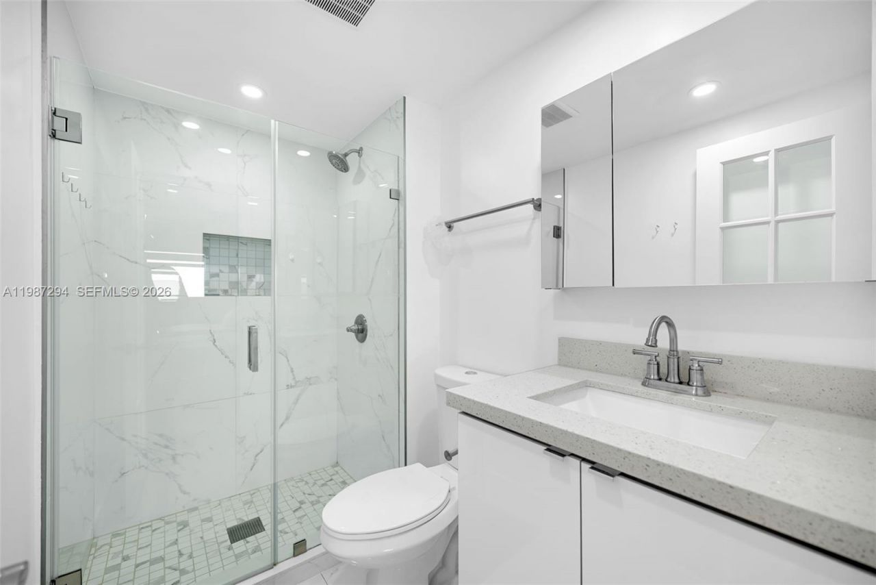 580 Egret Dr, Unit 122, Hallandale Beach, FL 33009 Photo