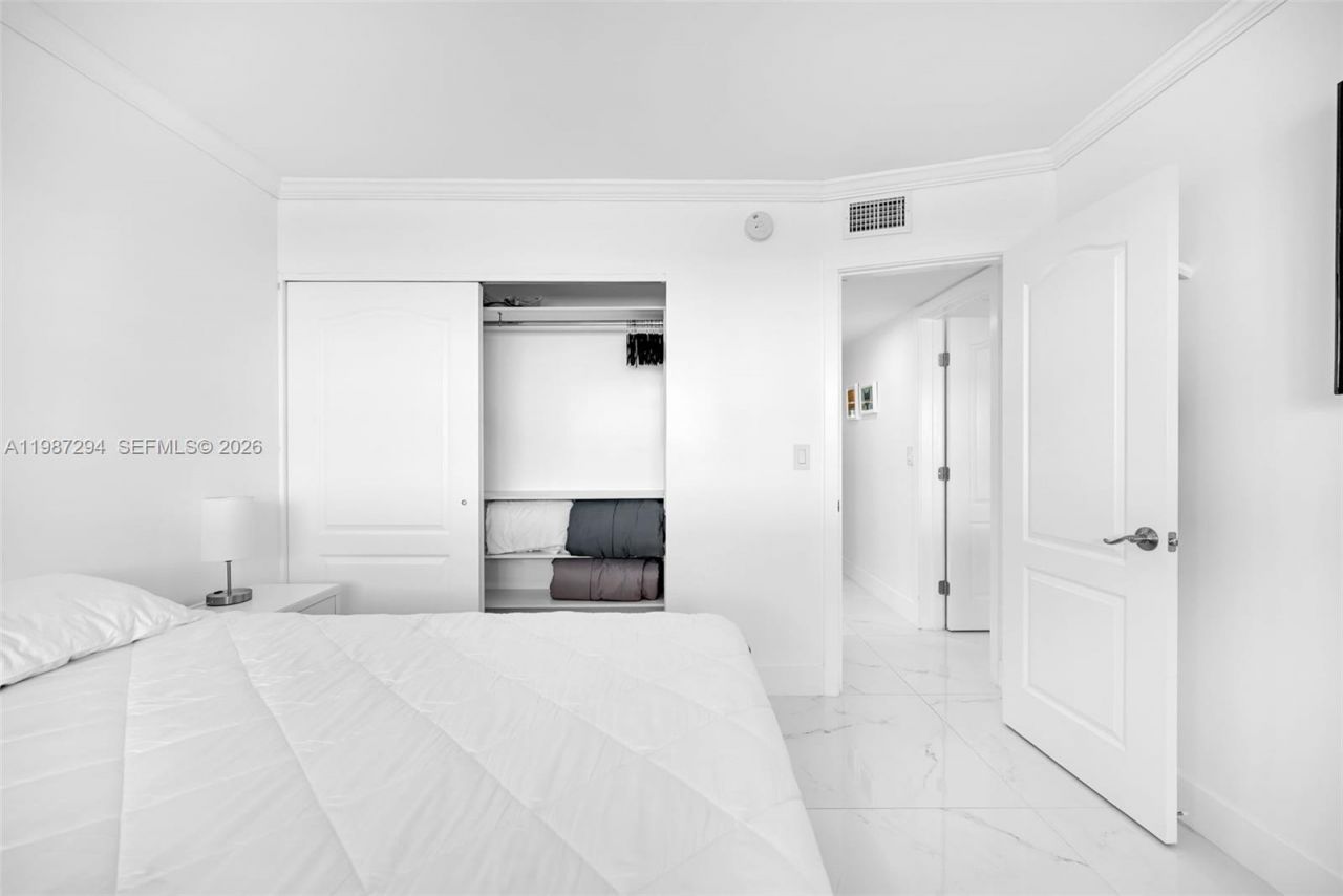 580 Egret Dr, Unit 122, Hallandale Beach, FL 33009 Photo