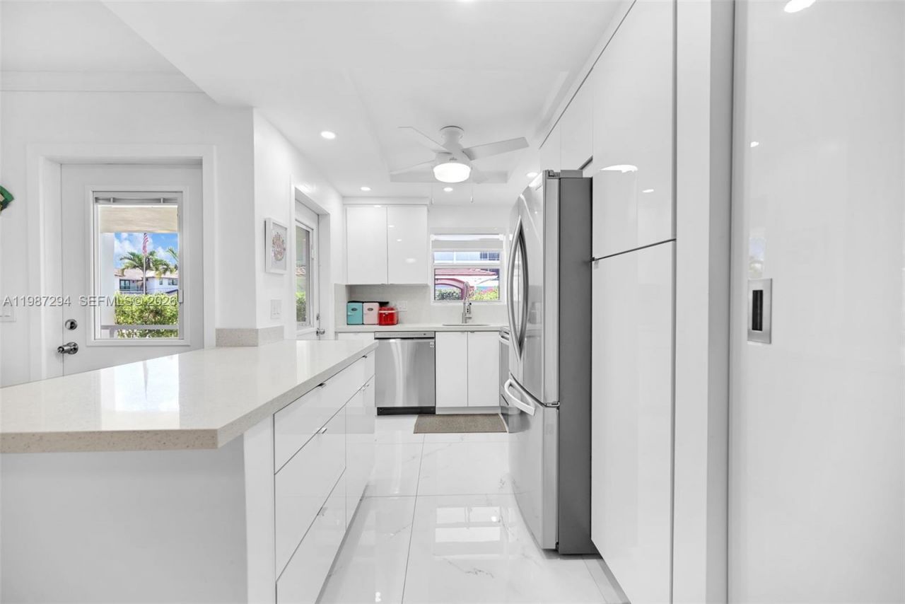 580 Egret Dr, Unit 122, Hallandale Beach, FL 33009 Photo