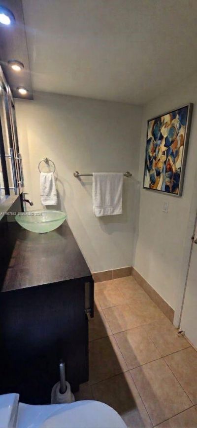 5055 NW 7th St, Unit 206, Miami, FL 33126 Photo