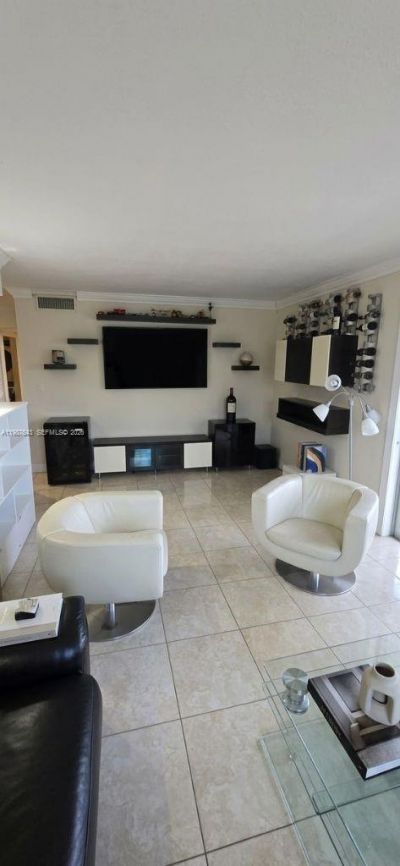 5055 NW 7th St, Unit 206, Miami, FL 33126 Photo