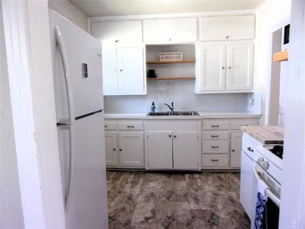 1902 W Dry Street, San Saba, TX 76877