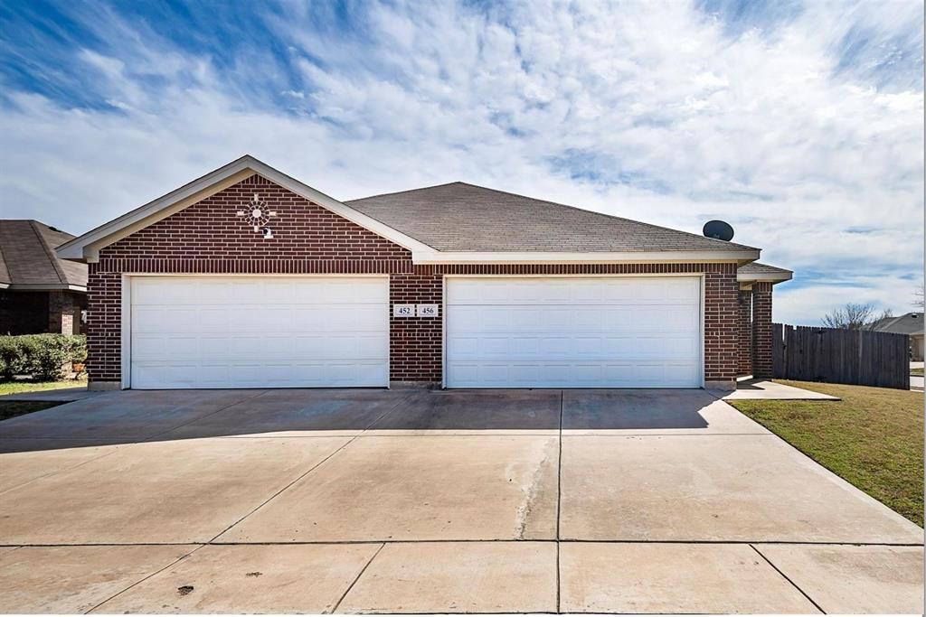 452 & 456 Canvas Court, Crowley, TX 76036 Main Photo