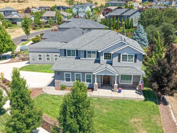 661 Forest Ridge Drive, Medford, OR 97504