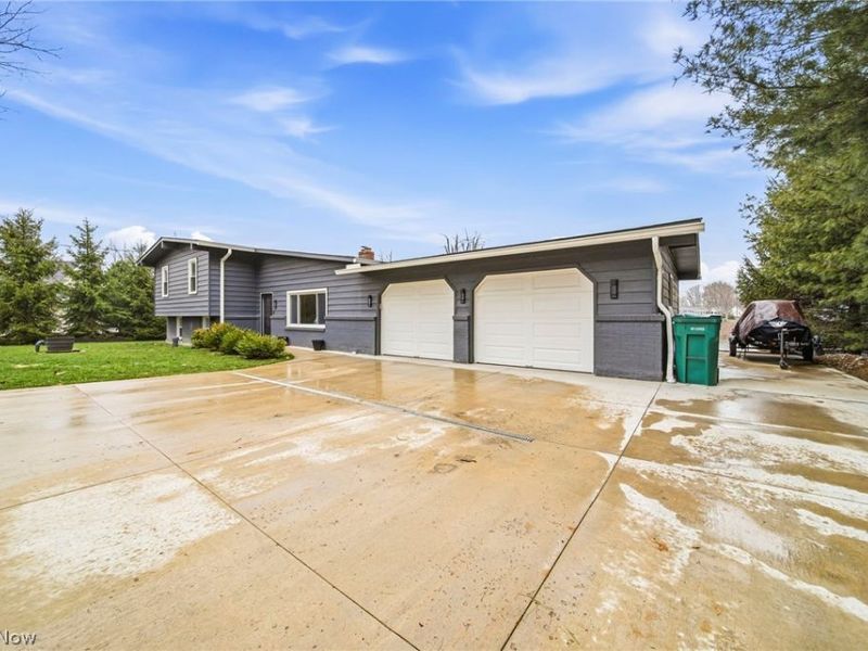 1501 Morning Star Drive, Roaming Shores, OH 44084 Photo 3