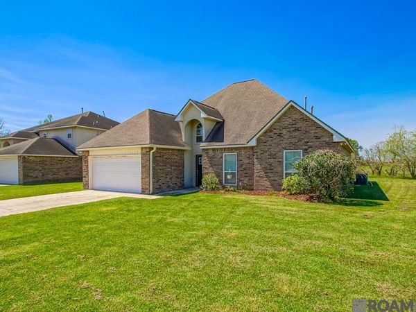 5345 Faulkner Dr, Darrow, LA 70725