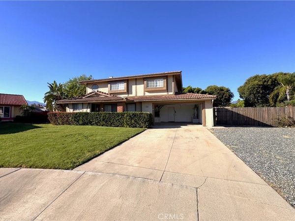 2344 N Teakwood Avenue, Rialto, CA 92377