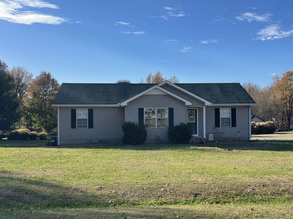 135 Leigh Anna Cir, Lafayette, TN 37083