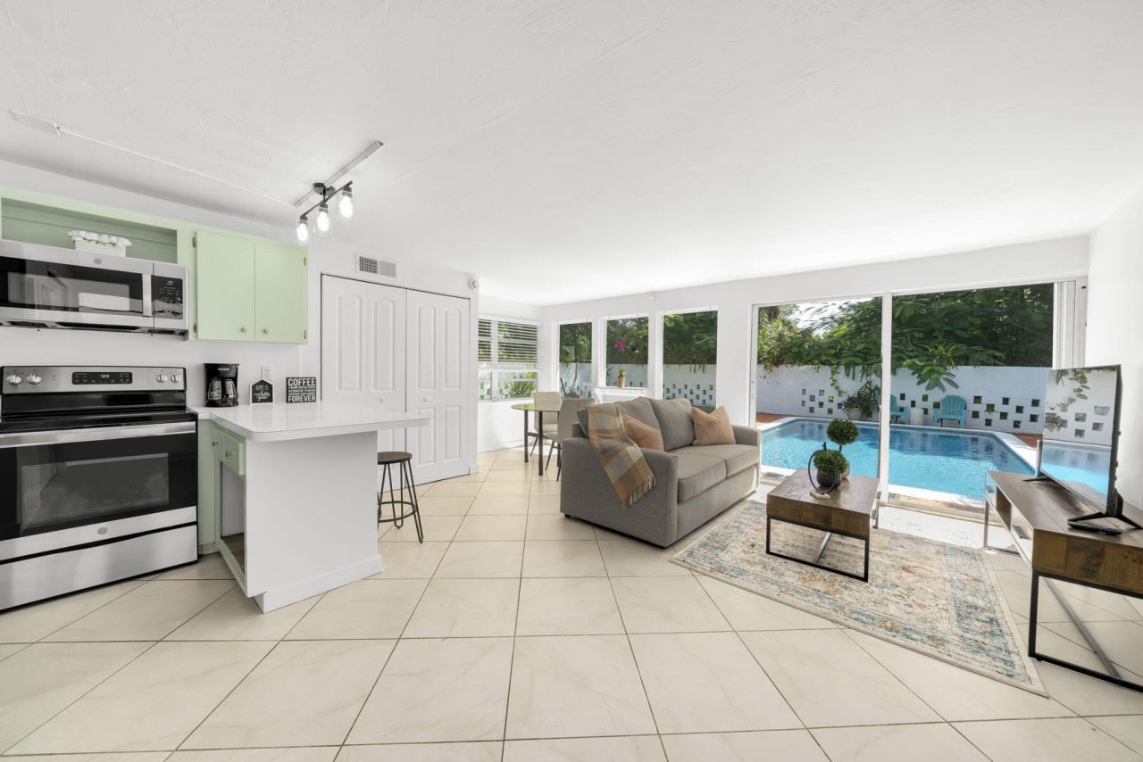 842 SW 11th Court, Fort Lauderdale, FL 33315 Photo