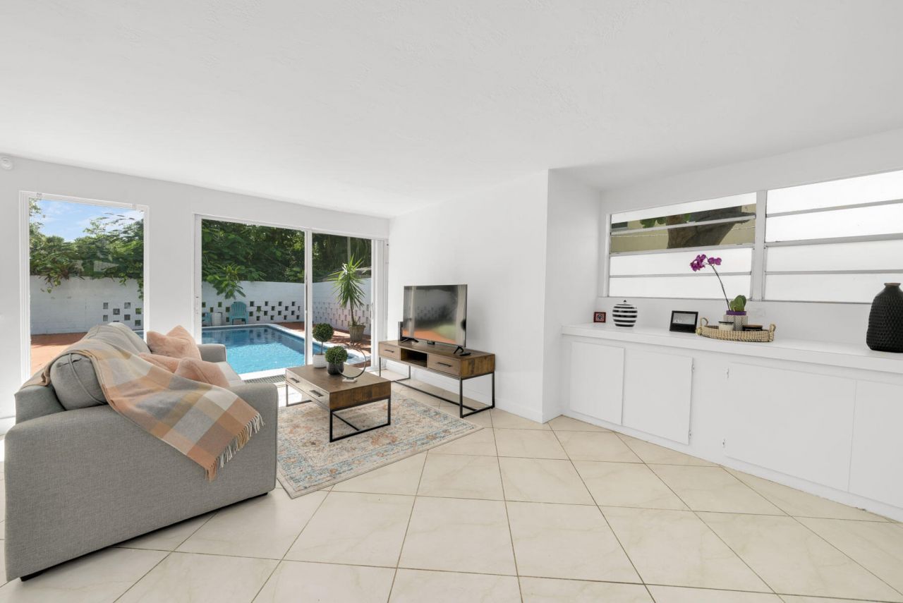 842 SW 11th Court, Fort Lauderdale, FL 33315 Photo