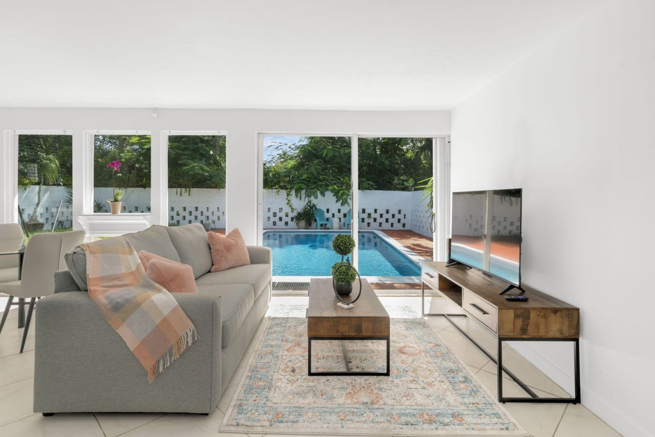 842 SW 11th Court, Fort Lauderdale, FL 33315 Photo