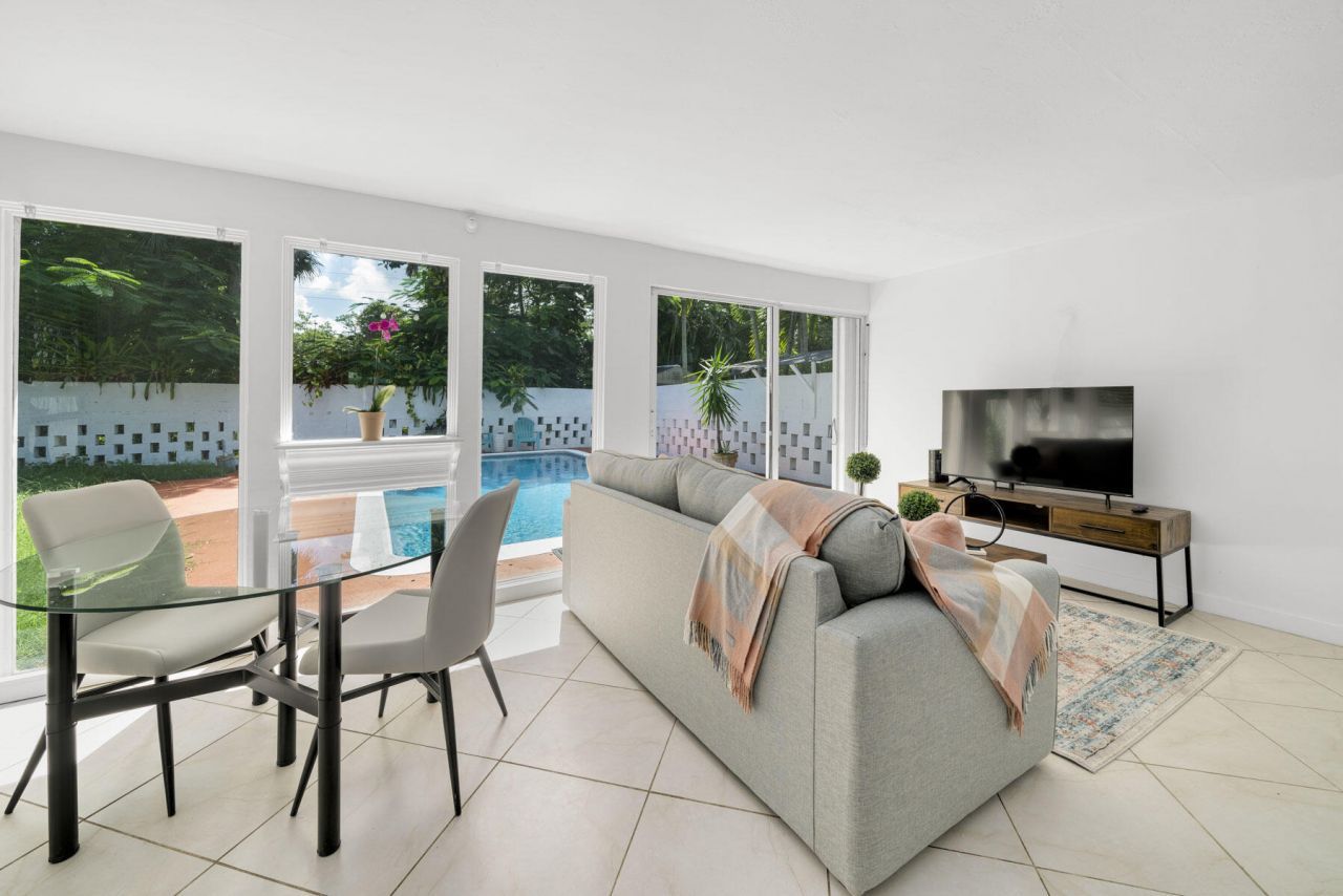 842 SW 11th Court, Fort Lauderdale, FL 33315 Photo