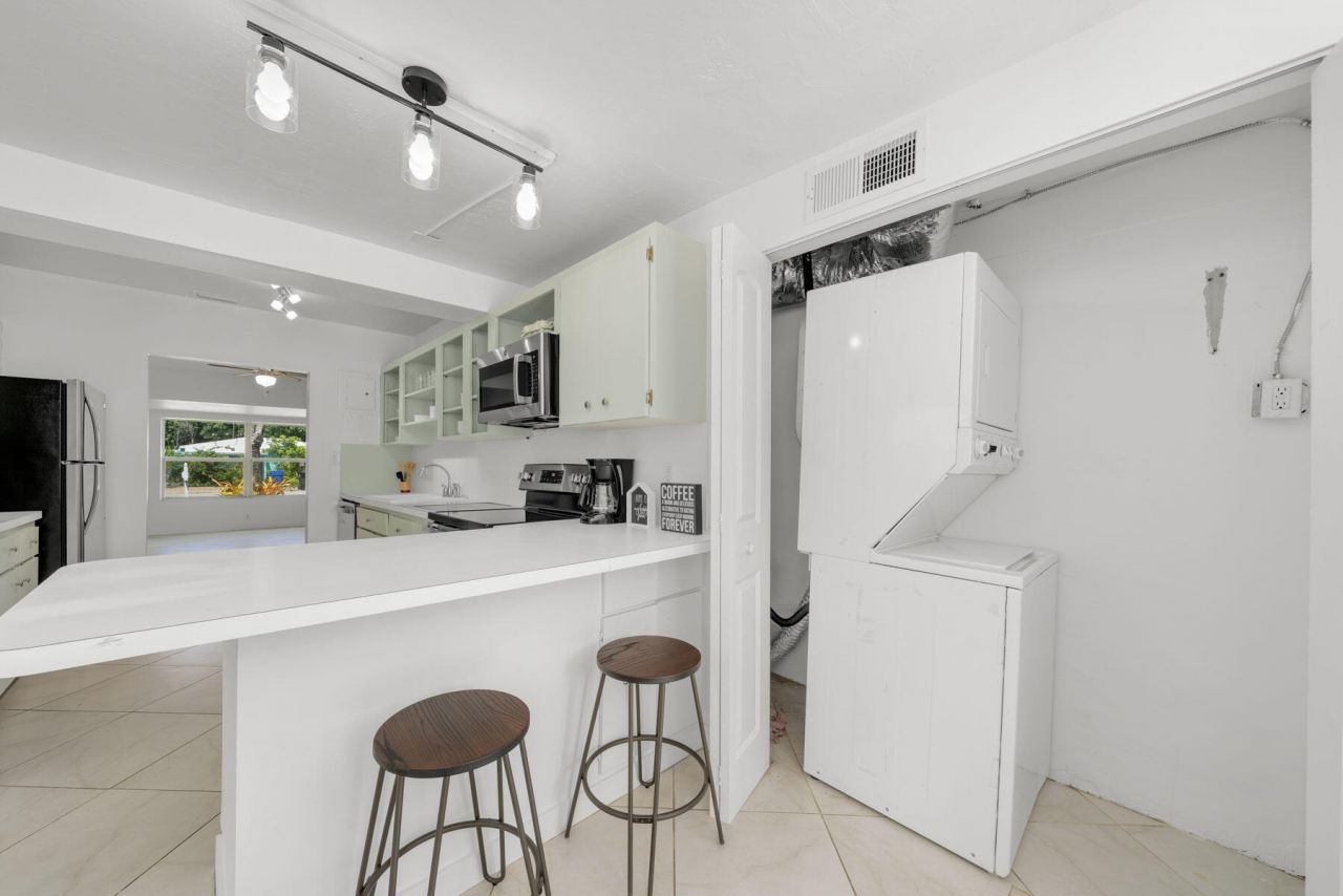 842 SW 11th Court, Fort Lauderdale, FL 33315 Photo