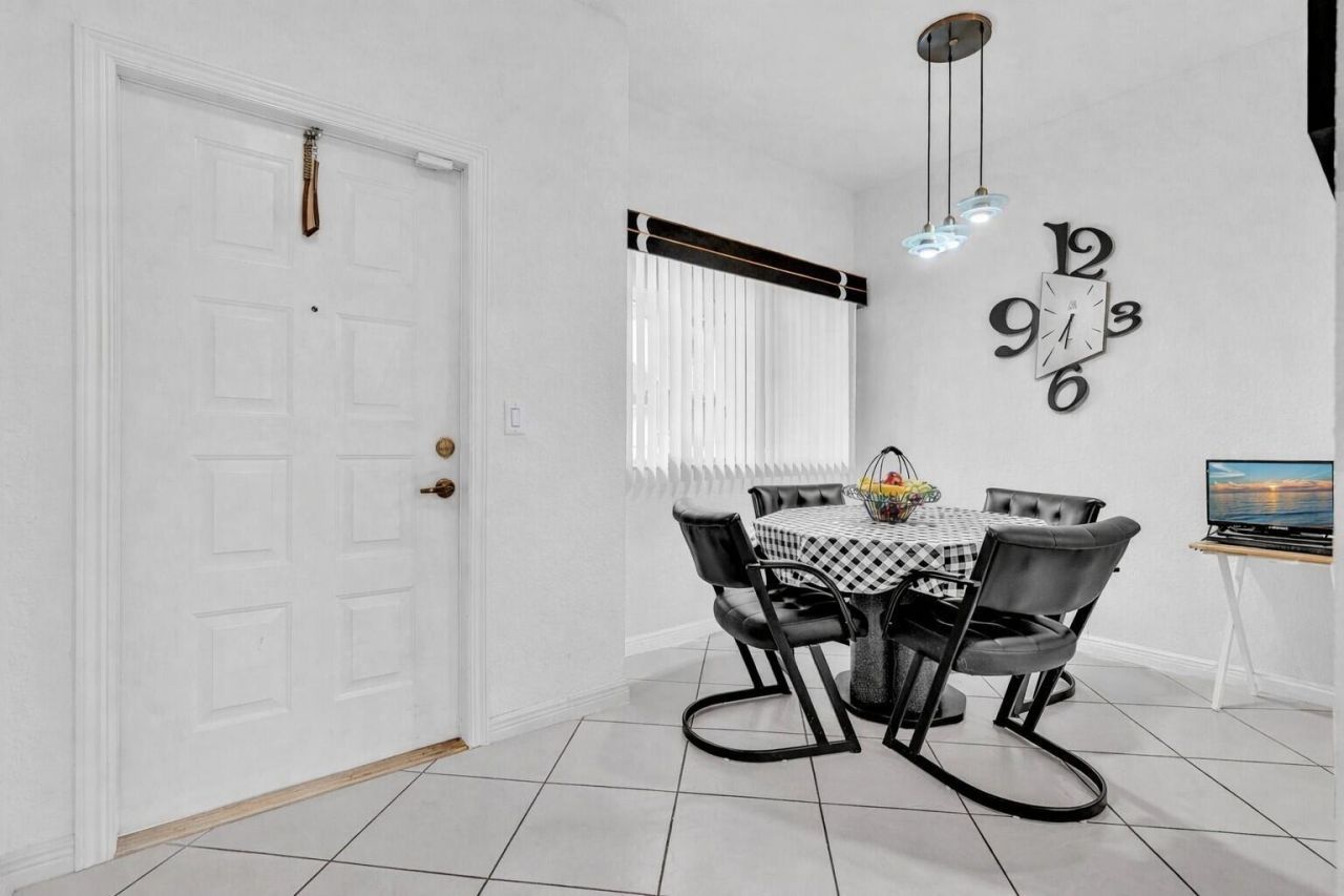 7623 Southampton Terrace, Unit 211, Tamarac, FL 33321 Photo