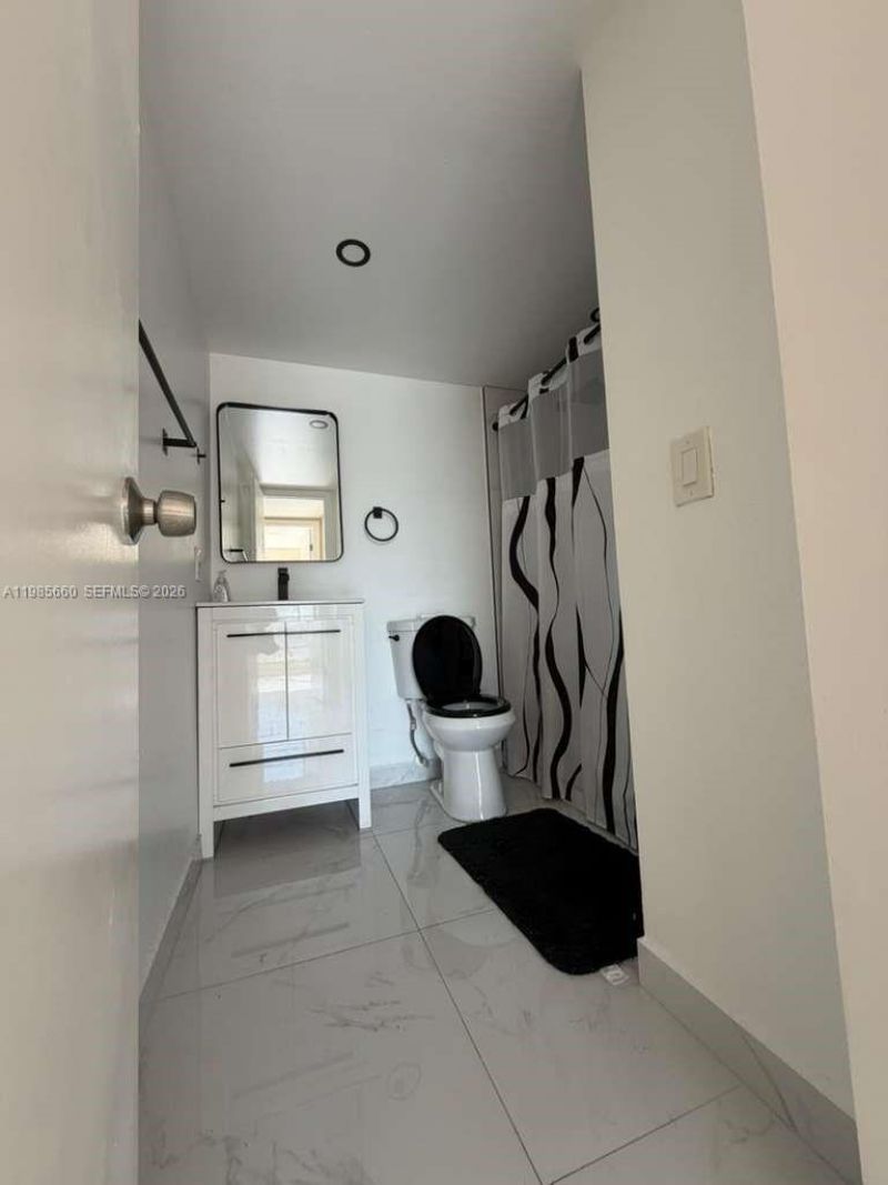 9180 Fontainebleau Blvd , Unit 401, Miami, FL 33172 Photo