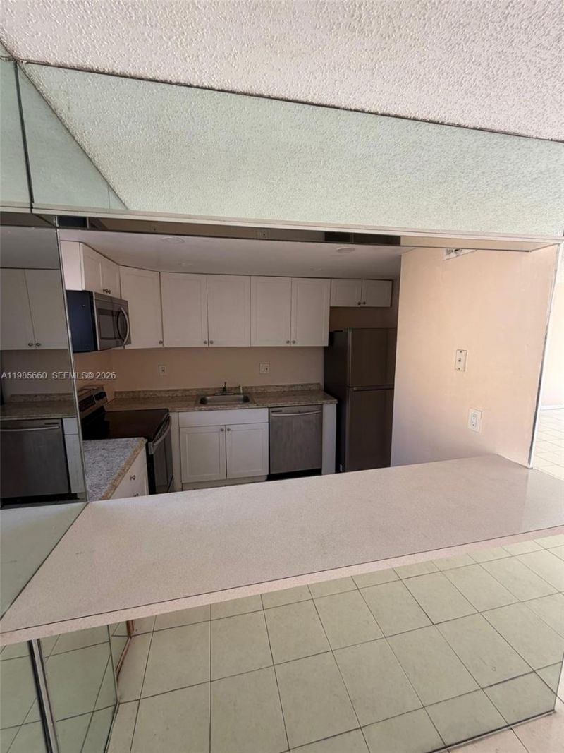 9180 Fontainebleau Blvd , Unit 401, Miami, FL 33172 Photo