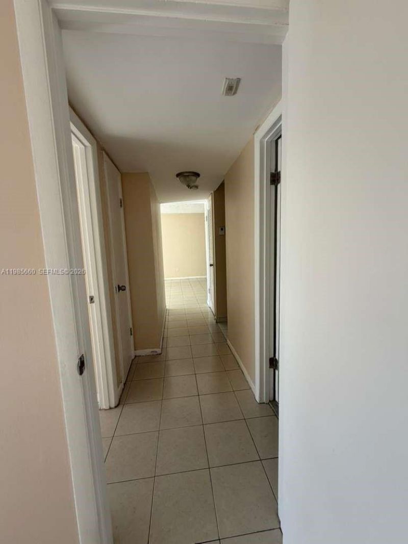 9180 Fontainebleau Blvd , Unit 401, Miami, FL 33172 Photo