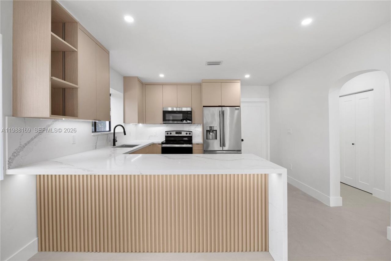 421 NW 81st St , Miami, FL 33150 Photo