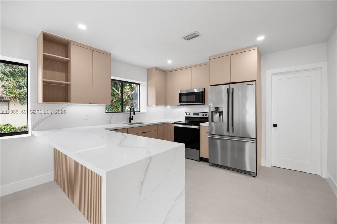 421 NW 81st St , Miami, FL 33150 Photo