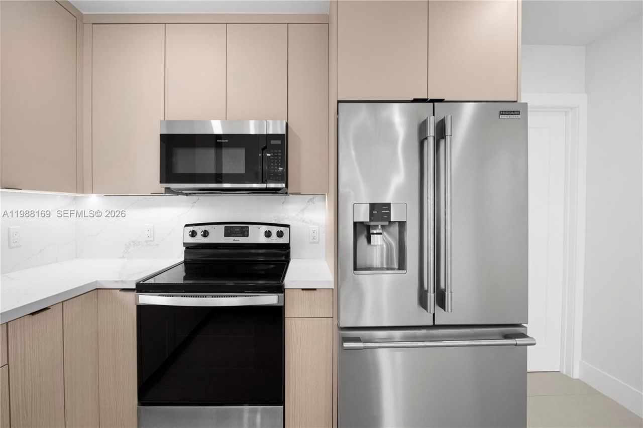 421 NW 81st St , Miami, FL 33150 Photo