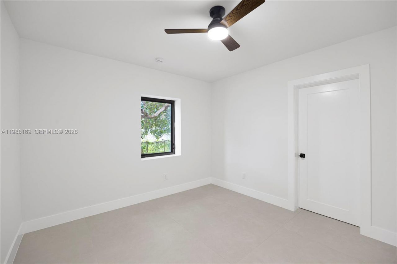 421 NW 81st St , Miami, FL 33150 Photo