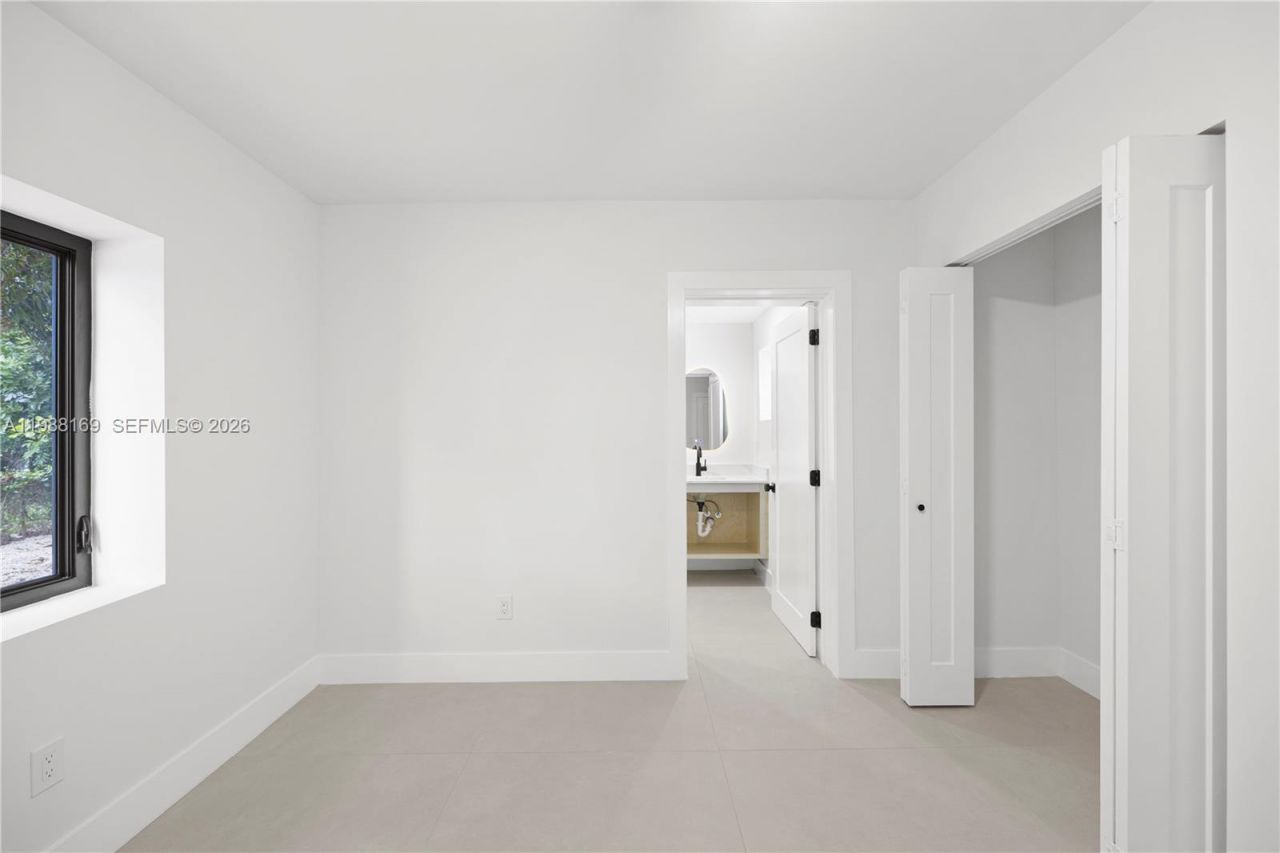 421 NW 81st St , Miami, FL 33150 Photo