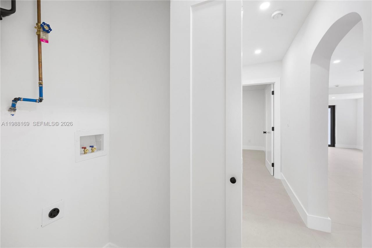 421 NW 81st St , Miami, FL 33150 Photo