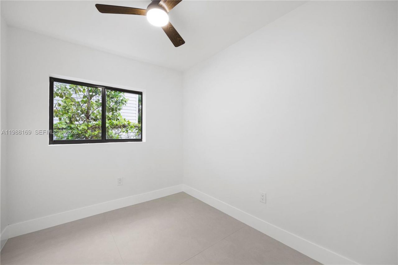 421 NW 81st St , Miami, FL 33150 Photo