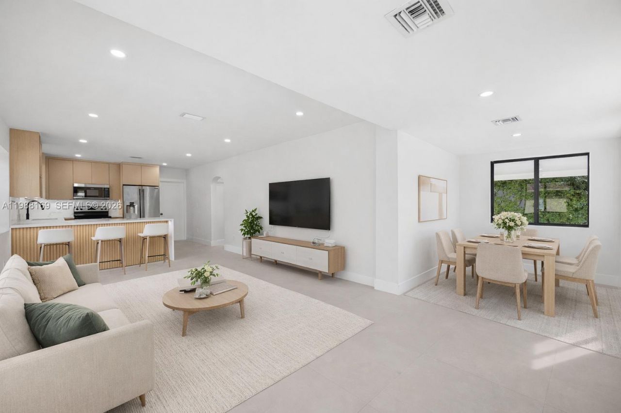 421 NW 81st St , Miami, FL 33150 Photo