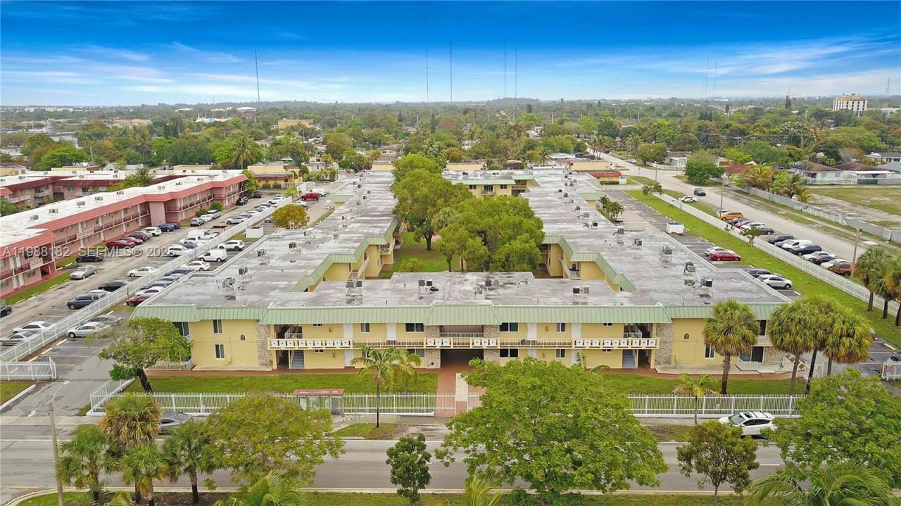 505 NW 177th St , Unit 126, Miami Gardens, FL 33169 Photo