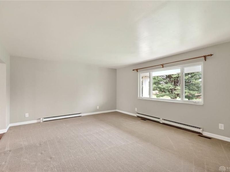 543 W Krepps Road, Spring Valley Township, OH 45385 Photo 4