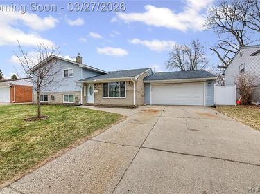 8710 Leslie Drive, Sterling Heights, MI 48314