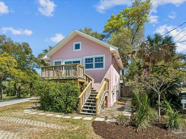 902 Bayou Blvd, Pensacola, FL 32503