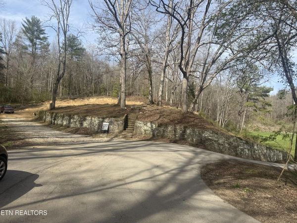 125 Reynolds Rd, Oakdale, TN 37829