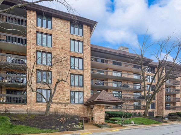 1671 Mission Hills Road , Unit S404, Northbrook, IL 60062