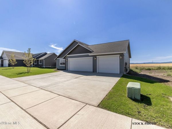 11989 N LENNON LN , Rathdrum, ID 83858