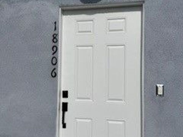 18906 Lassen St, Northridge, CA 91324