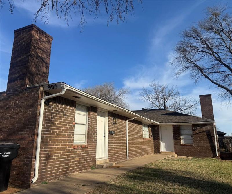 905 Delmar Circle, Unit 907, Moore, OK 73160 Main Photo