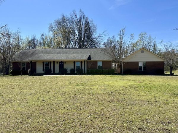 2231 Mississippi 370, Dumas, MS 38625