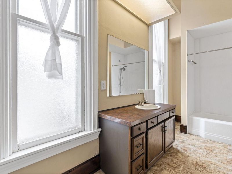 208 N Scioto Street, Circleville, OH 43113 Photo 8