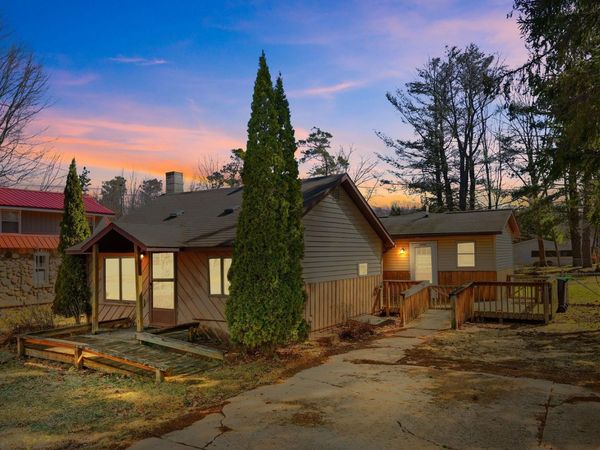 327 Gladwin Street S, Lake City, MI 49651