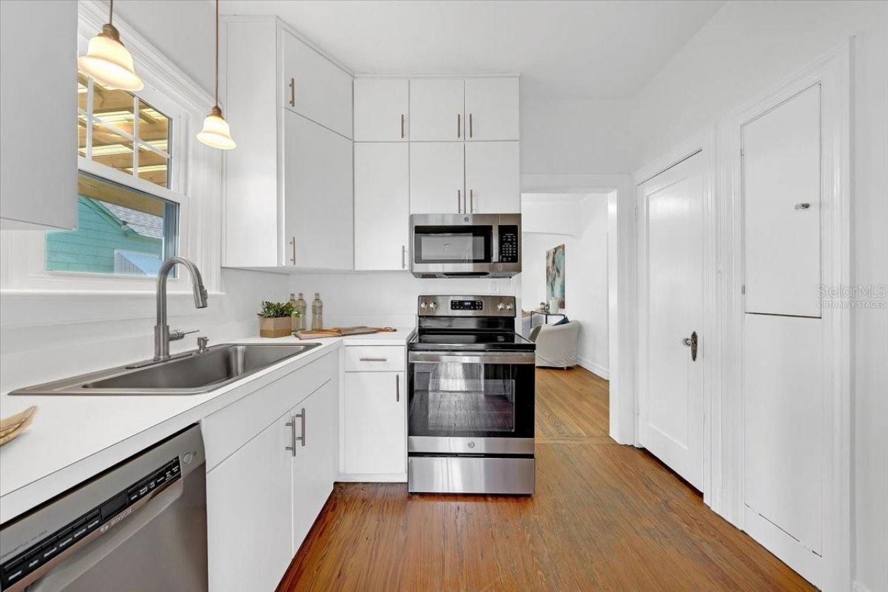 943 Queen Street N, Saint Petersburg, FL 33713 Photo