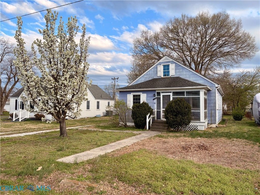 706 Deshields Street, Tappahannock, VA 22560 Main Photo